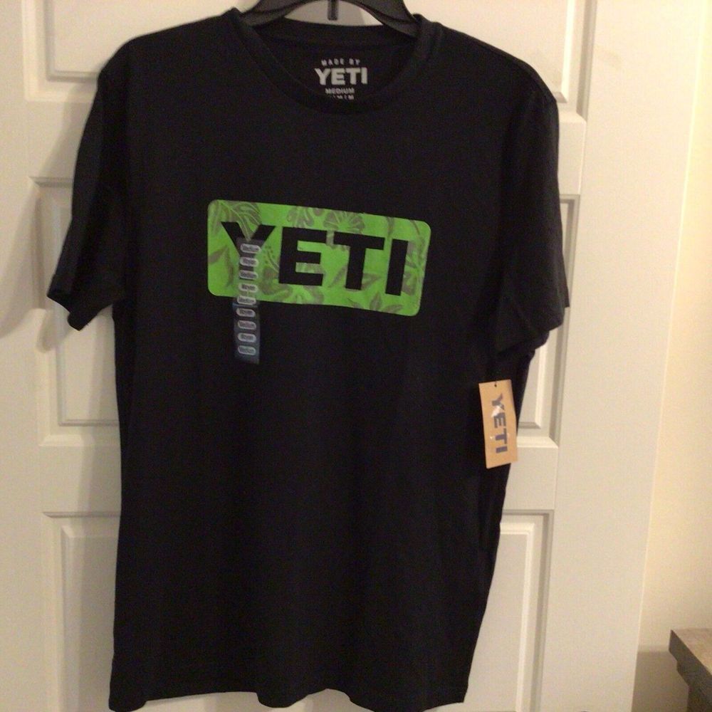 Yeti Men/Women Flip Logo Badge‎ black/green Letters size Medium